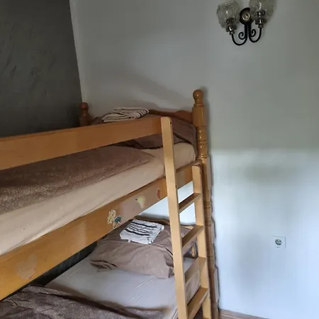 Vikendica Sara,devojacki Bunar *