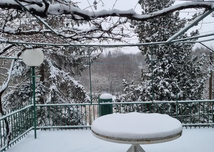 Vikendica Sara,devojacki Bunar *